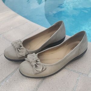 Tan Leather Ballet Flats with Bow Detail